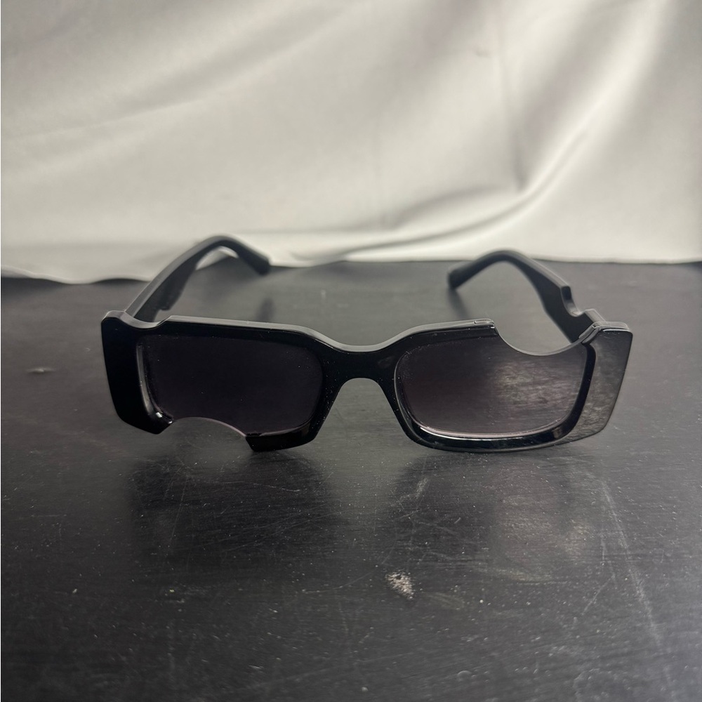 Black Rectangular Sunglasses Offwhite - image 1